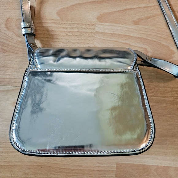 Mackage silver crossbody purse - Picture 5 of 10